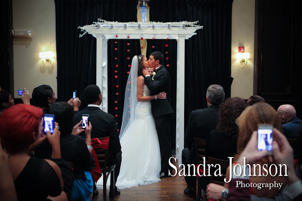 Best Maggiano's Orlando wedding photographer - Sandra Johnson (SJFoto.com)